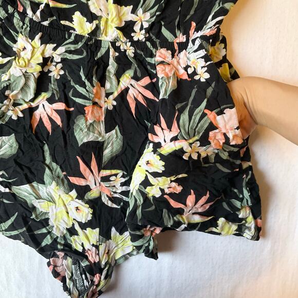 H&M Women Short Romper size XS Sleeveless Shorts Jumpsuit Floral Black Pink - Picture 7 of 9
